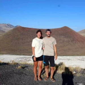 isvicreli cift meke golunde kamp kurdu vNJm8lJ3