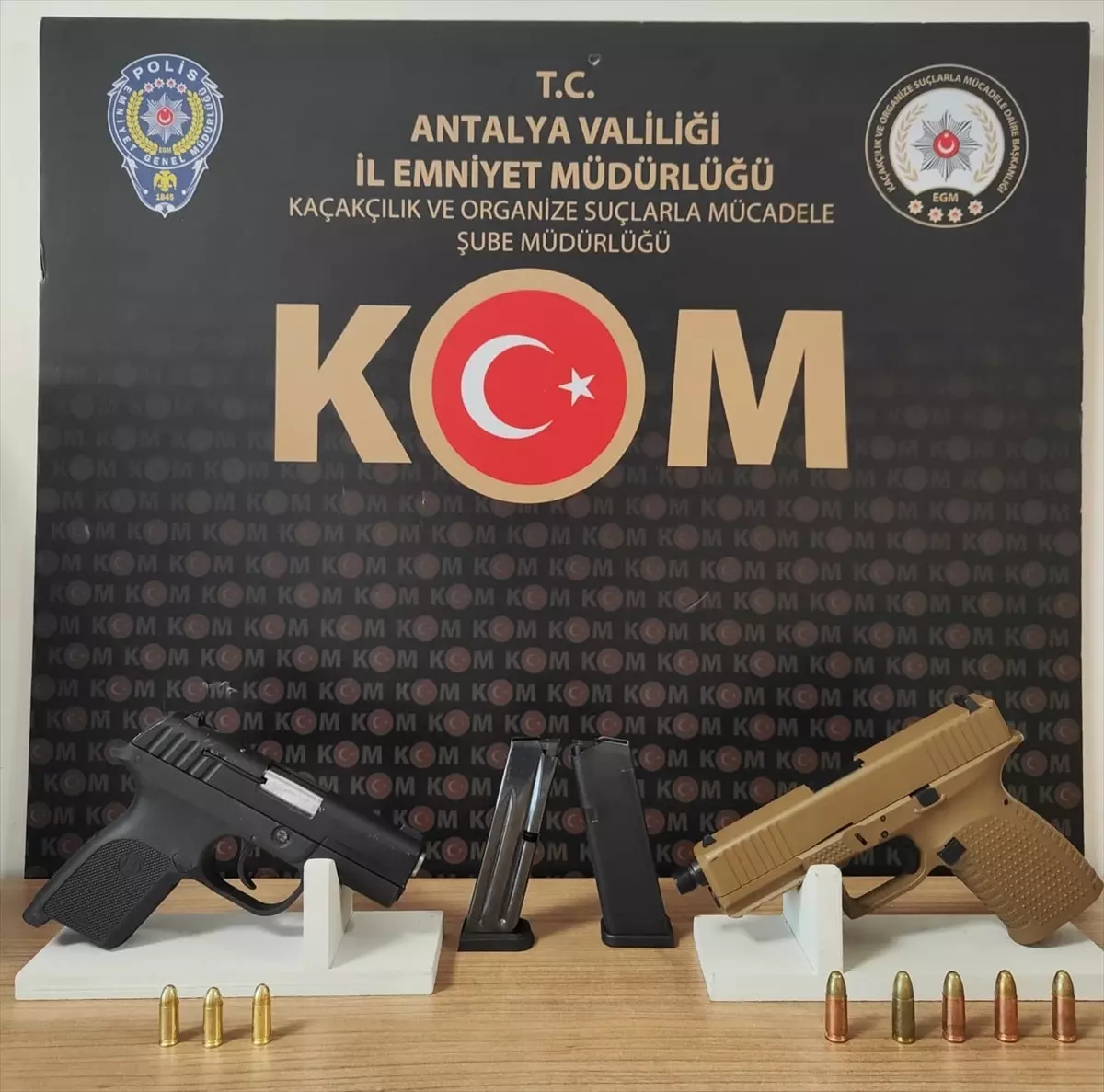 antalyada silahli operasyon 5 tutuklama RlDR486l.jpg