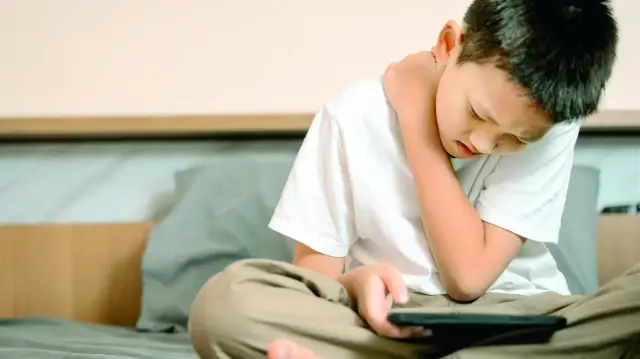 ekran bagimliliginin nedeni omuz ve boyun agrilari GfT3NvsX