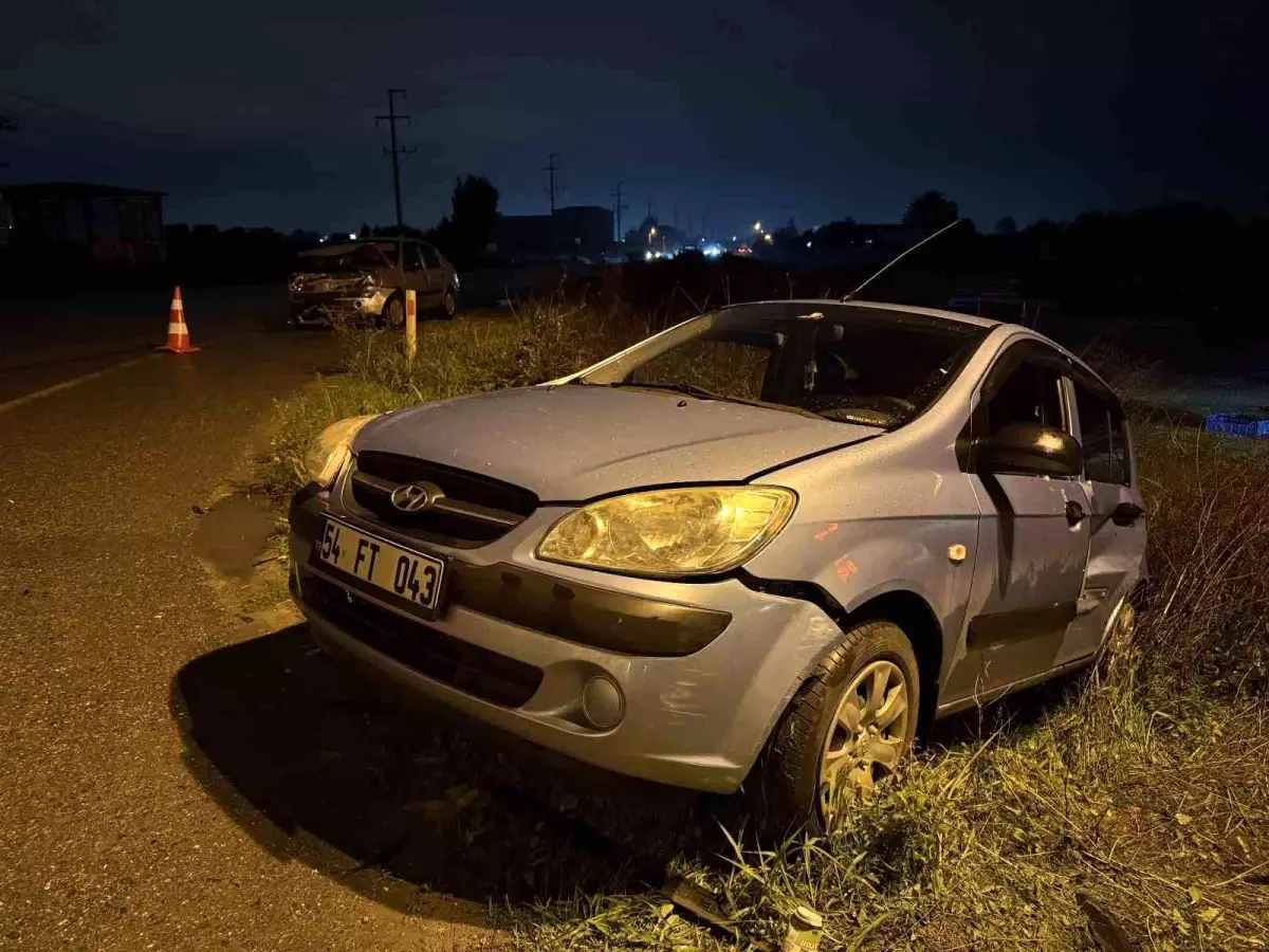 sakaryada iki otomobil carpisti 3 yarali pq1MwZfU.jpg