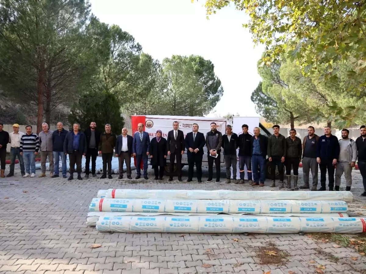 Bilecik’te 52 Çiftçiye Sera Desteği